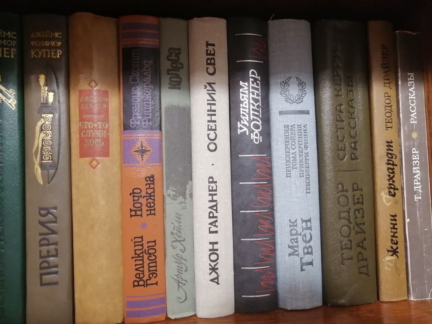 Книги продам, в отличном состоянии, большинство нечитанные.