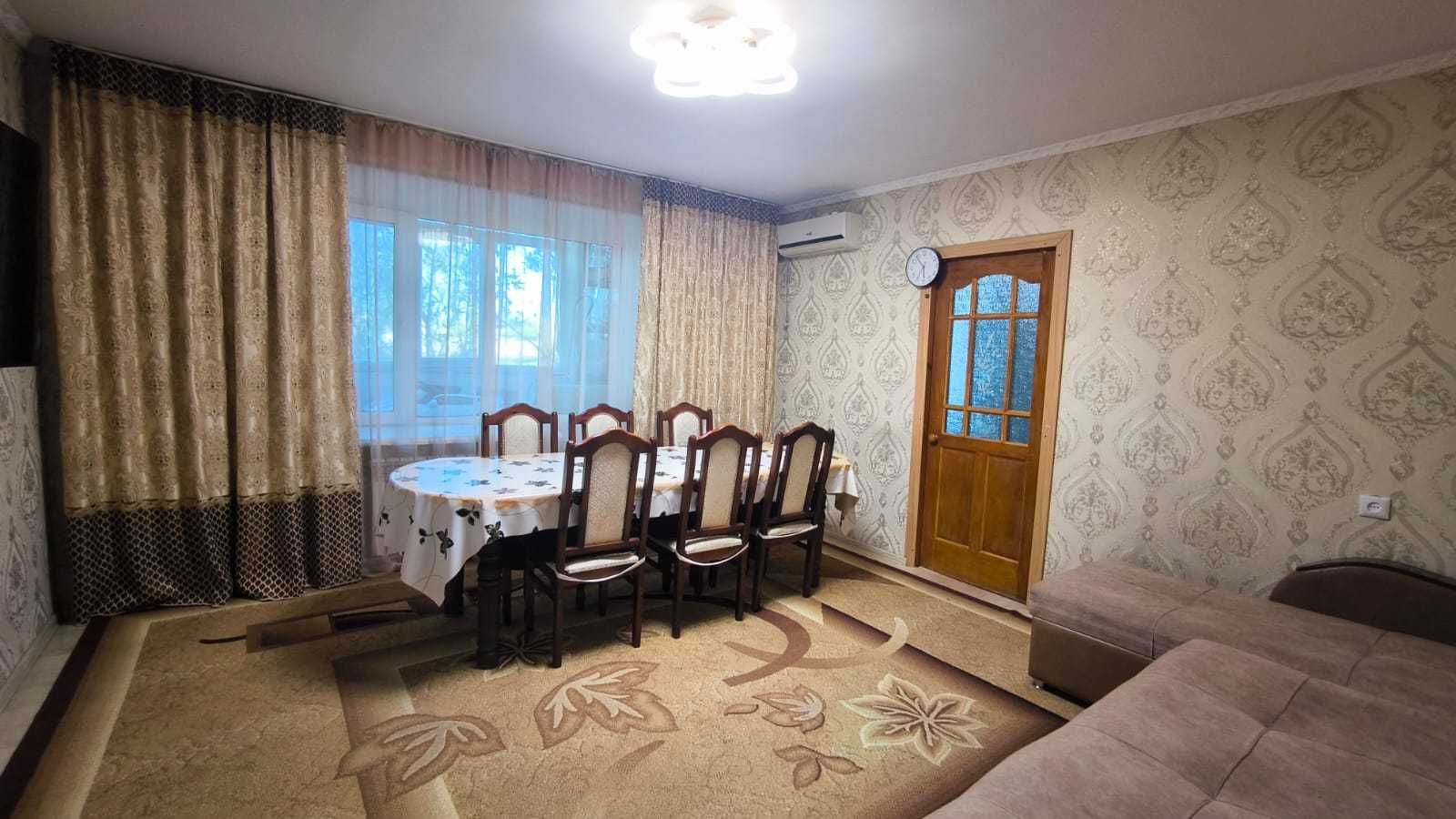 Продаю 4 ком квартиру в 6 мкр( р-н школы №10)