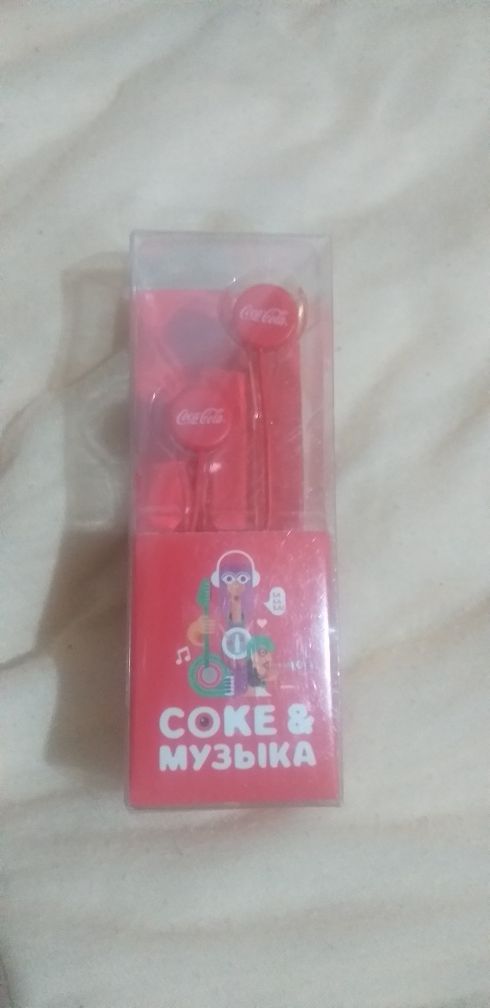 Наушники новые от Coca-cola