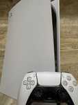 Продам Playstation 5 с геймпадом и играми