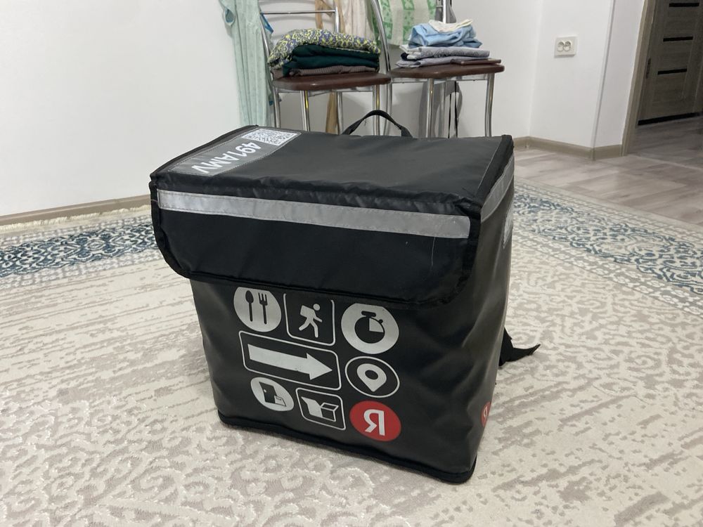 Продаю сумку от яндекса в хорошем состояний
