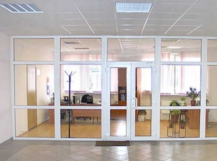Перегородки пластиковые и алюминиевые , окна, двери,витражи,бутики