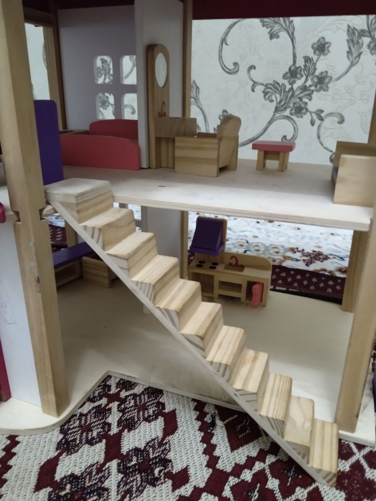 Деревянный домик детский