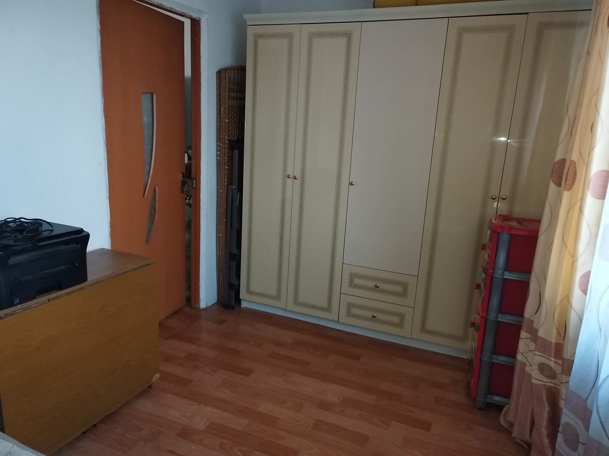 Продам спальный гарнитур