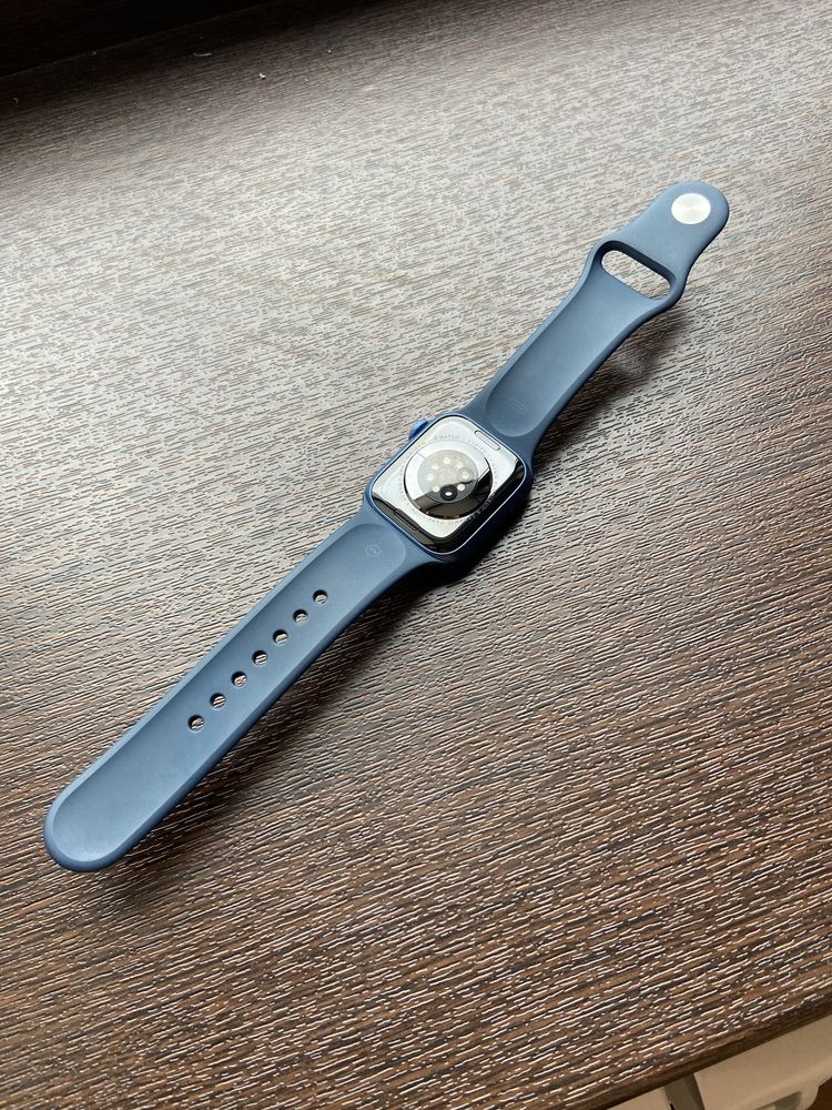 Продам Apple Watch 7