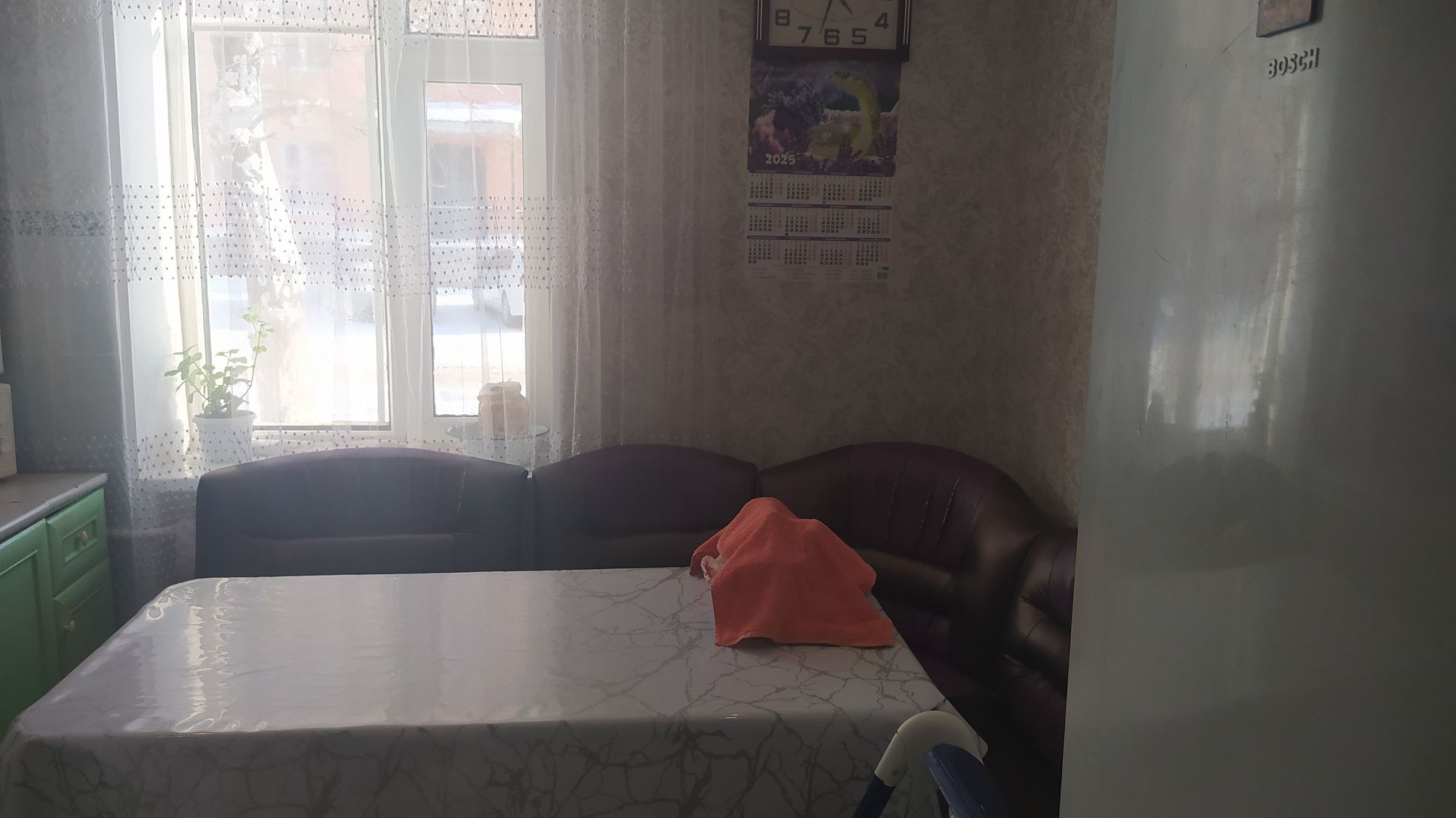 Сдам комнату с подселеним для парней без вредных привычек..