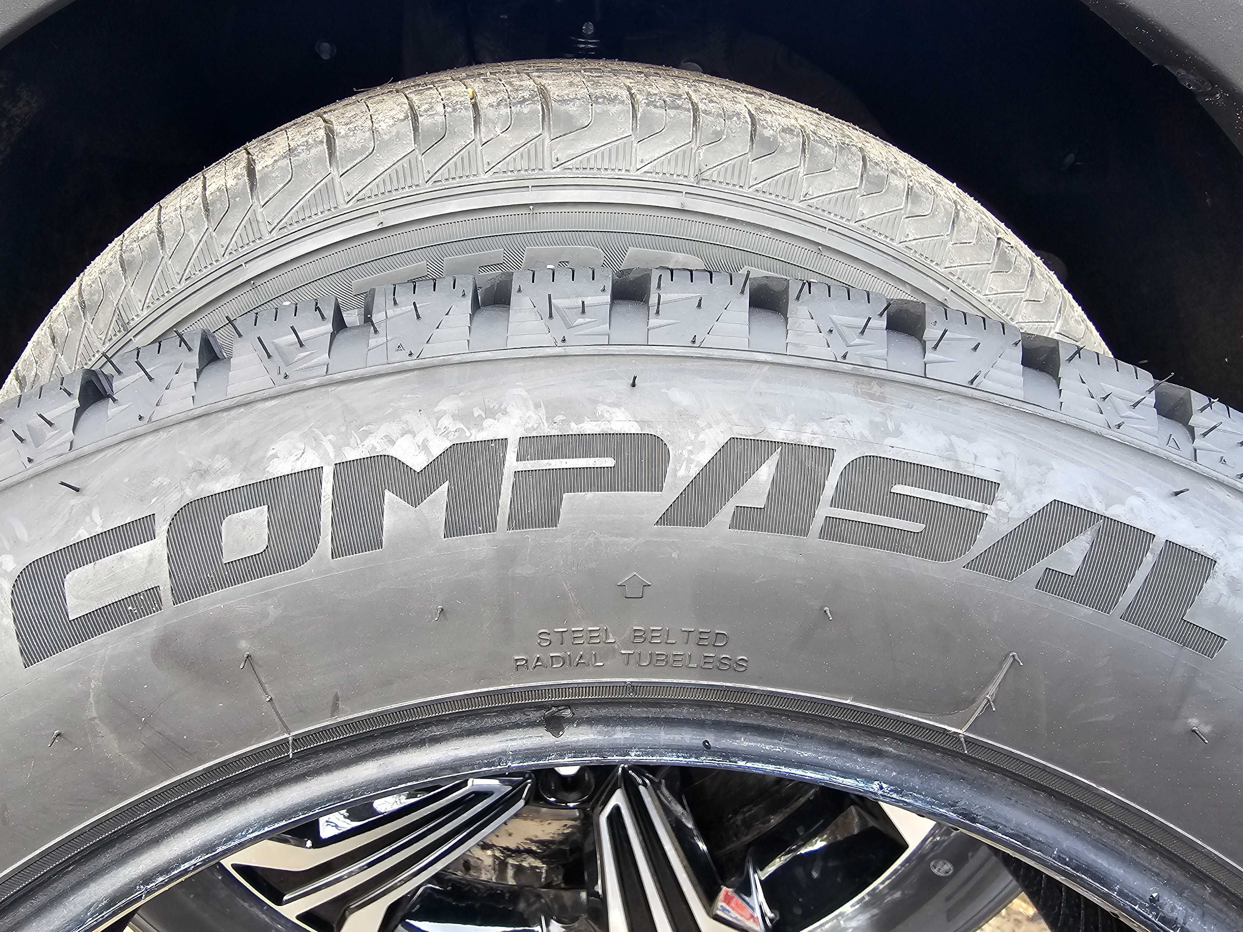 Автошины 235/60R18, 4 шт., зима (шипы), 07.2024 г. - 150 000 т.