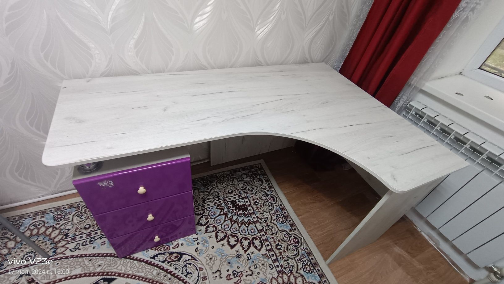 Срочно продам стол