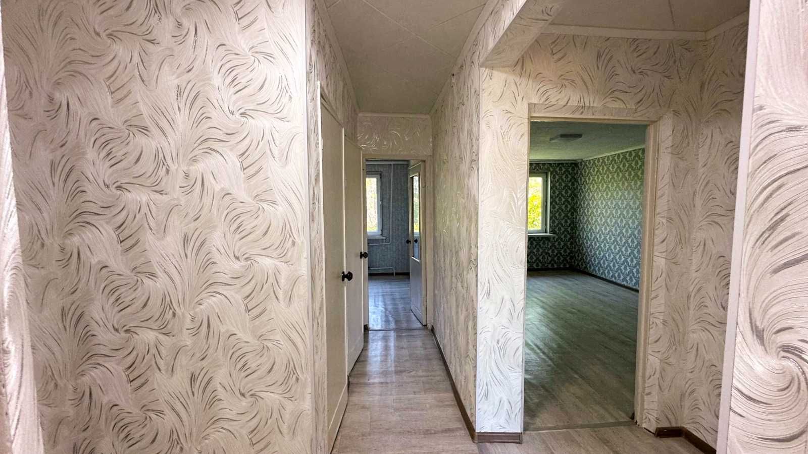 Продам квартиру центр  трех 3 комнатная