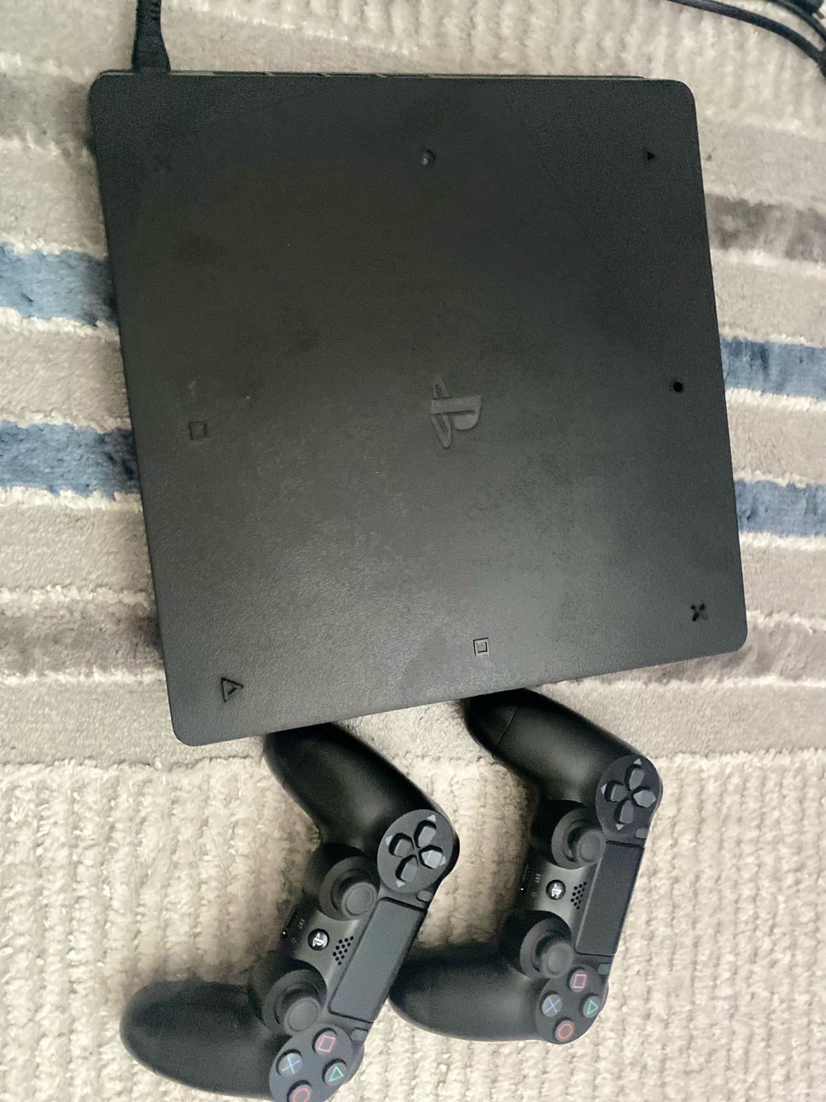 Ps 4.  Slim    в хорошем состояни