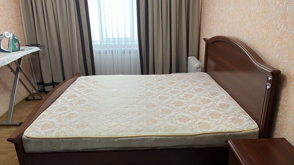 Диван.