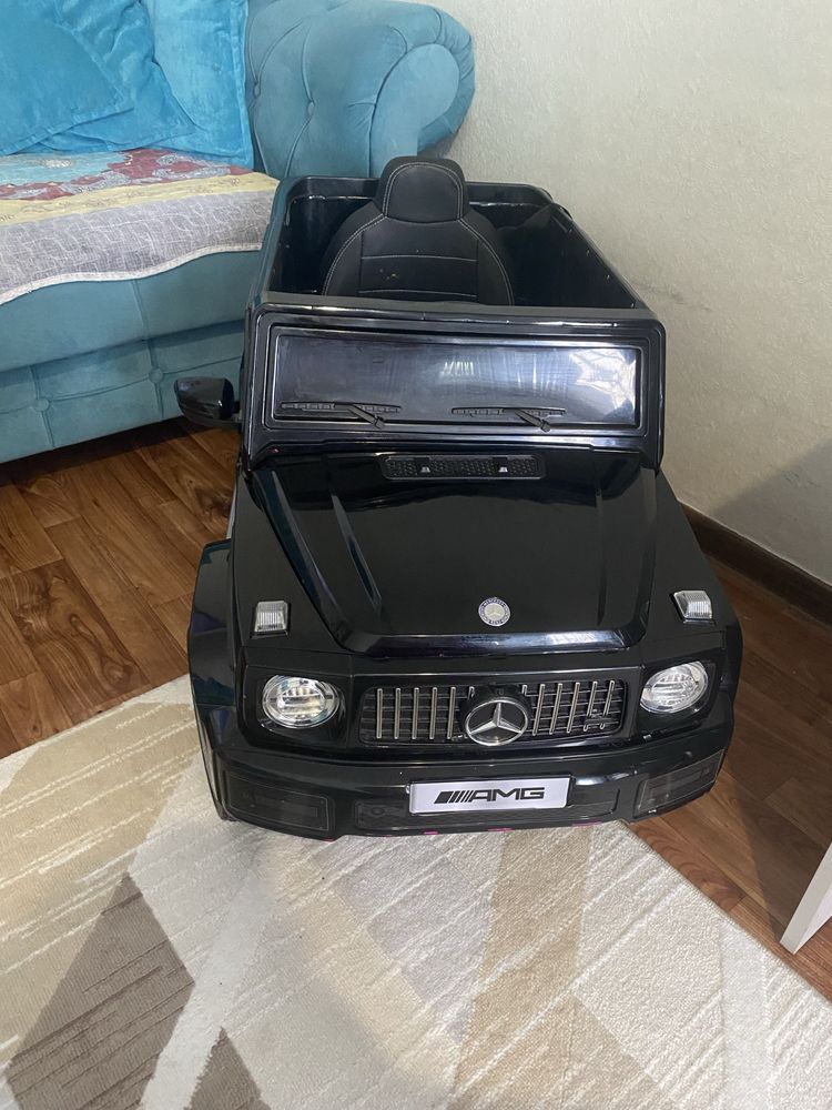 Продам   Детскую машину с 1 до 4лет