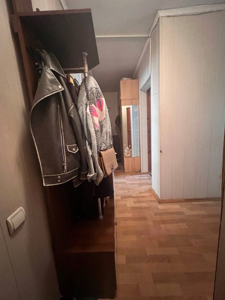 Продам двух комнатную квартиру, в центре города