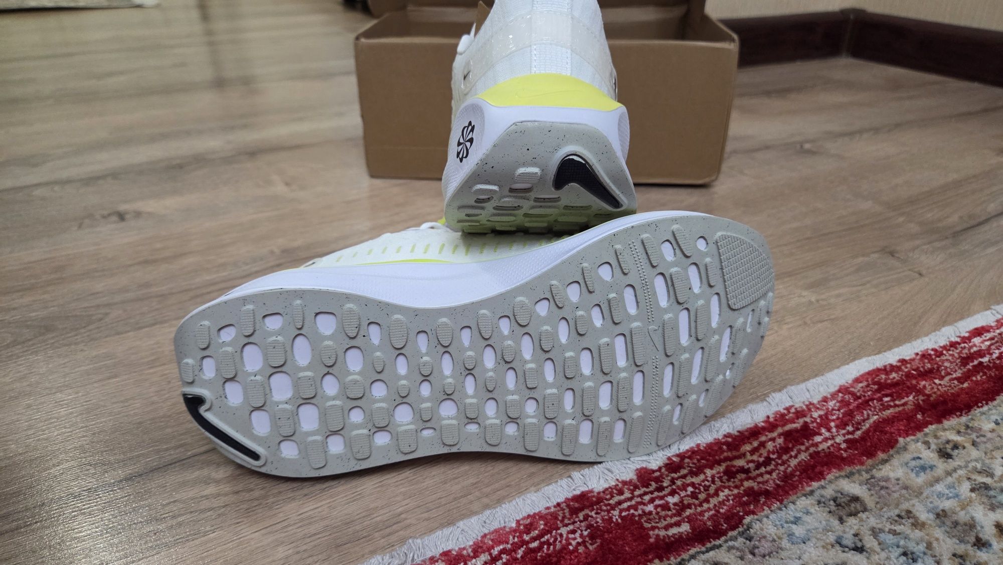 Продам кроссовки Nike reactix infinity run 4