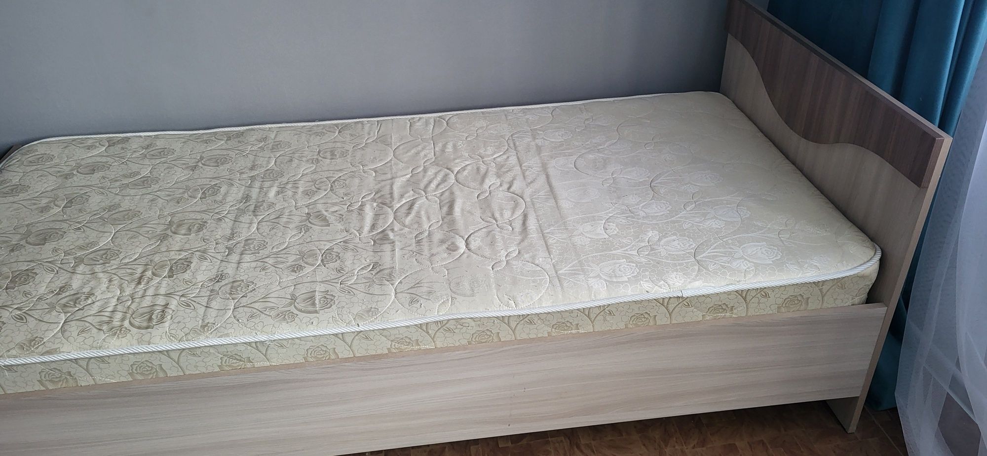 Продам  1,5 кровать