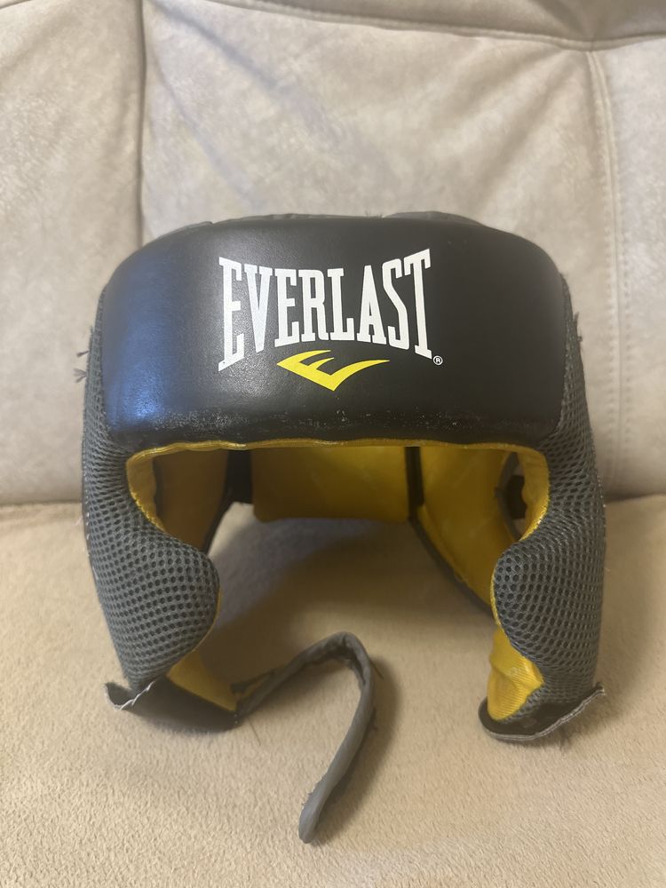 Боксерский шлем everlast