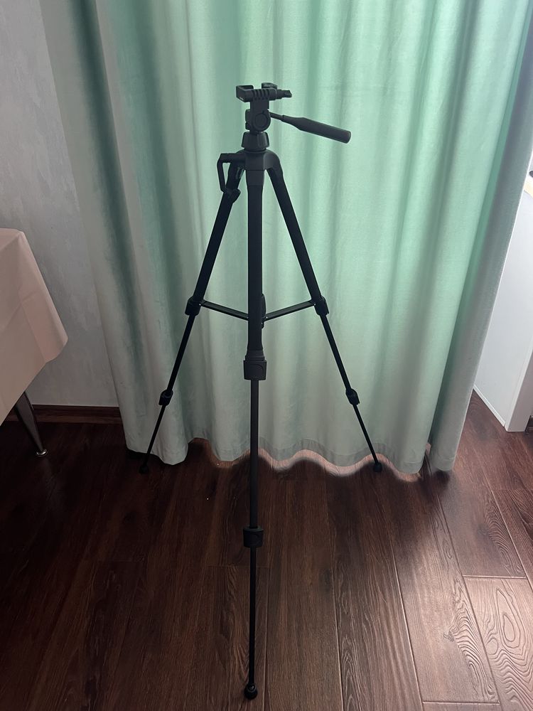 Штатив для фотоаппарата