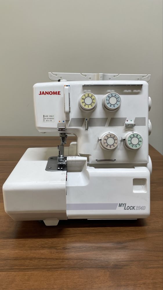 Оверлок Janome 204D