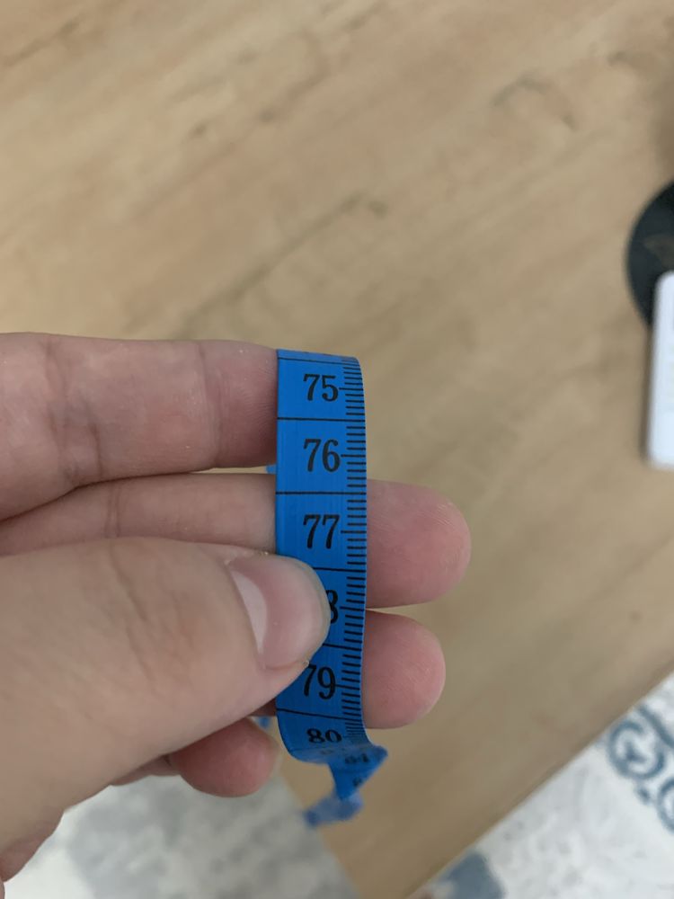 Продается стол белый