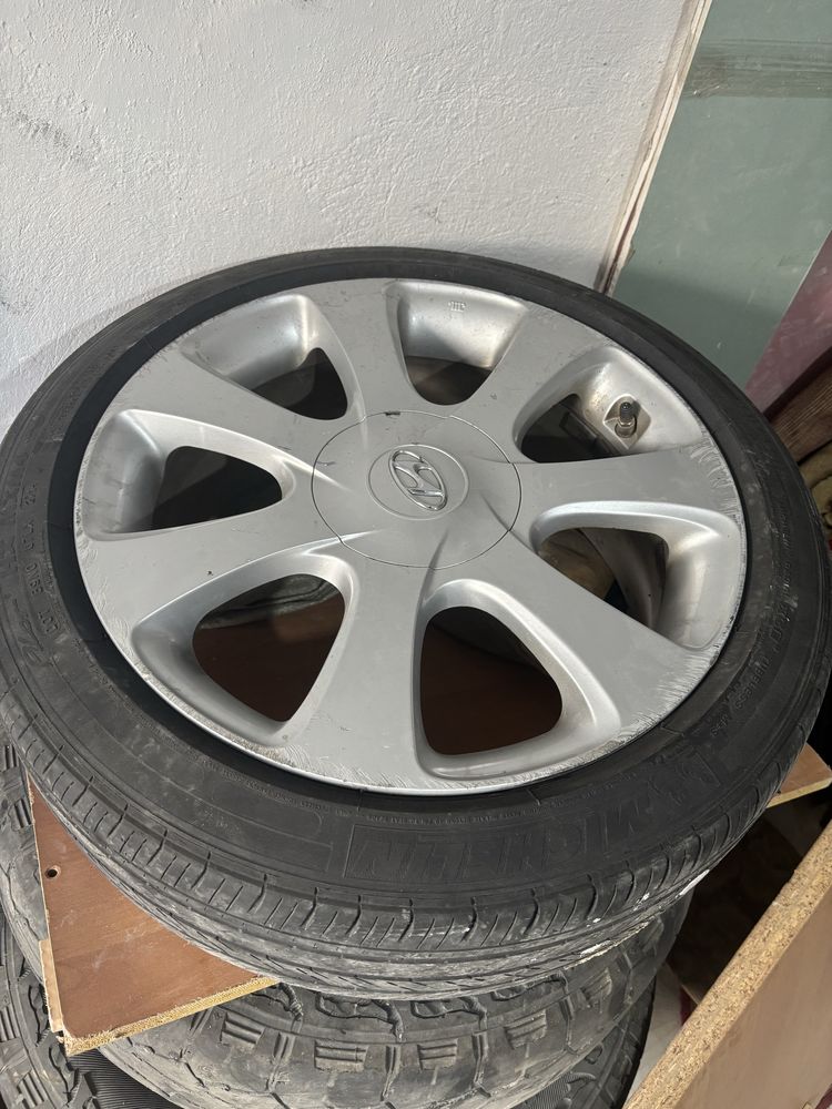 Автошины 215/45/17