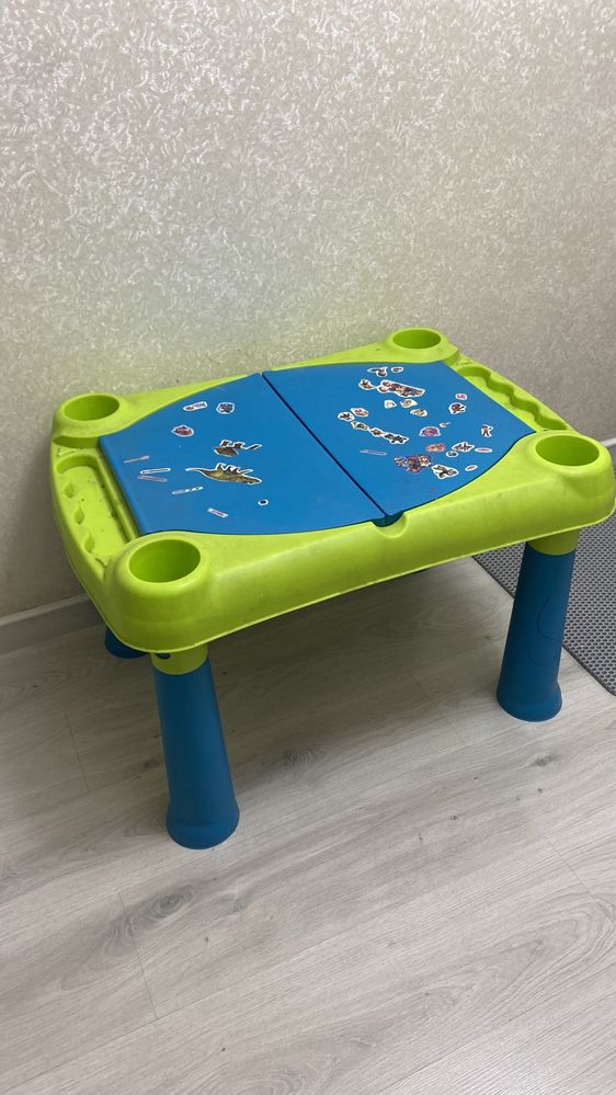 Игровой столик Keter!