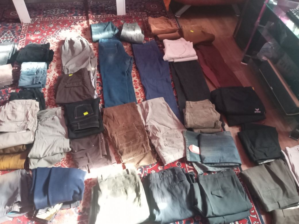 Продам мужские джинсы