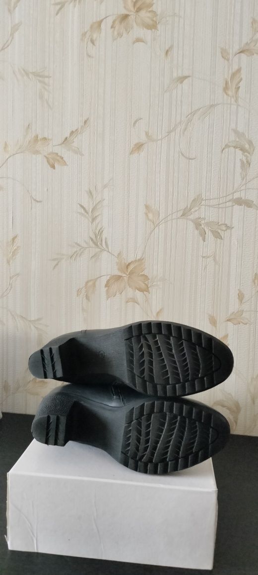 Продам сапоги зимние черные