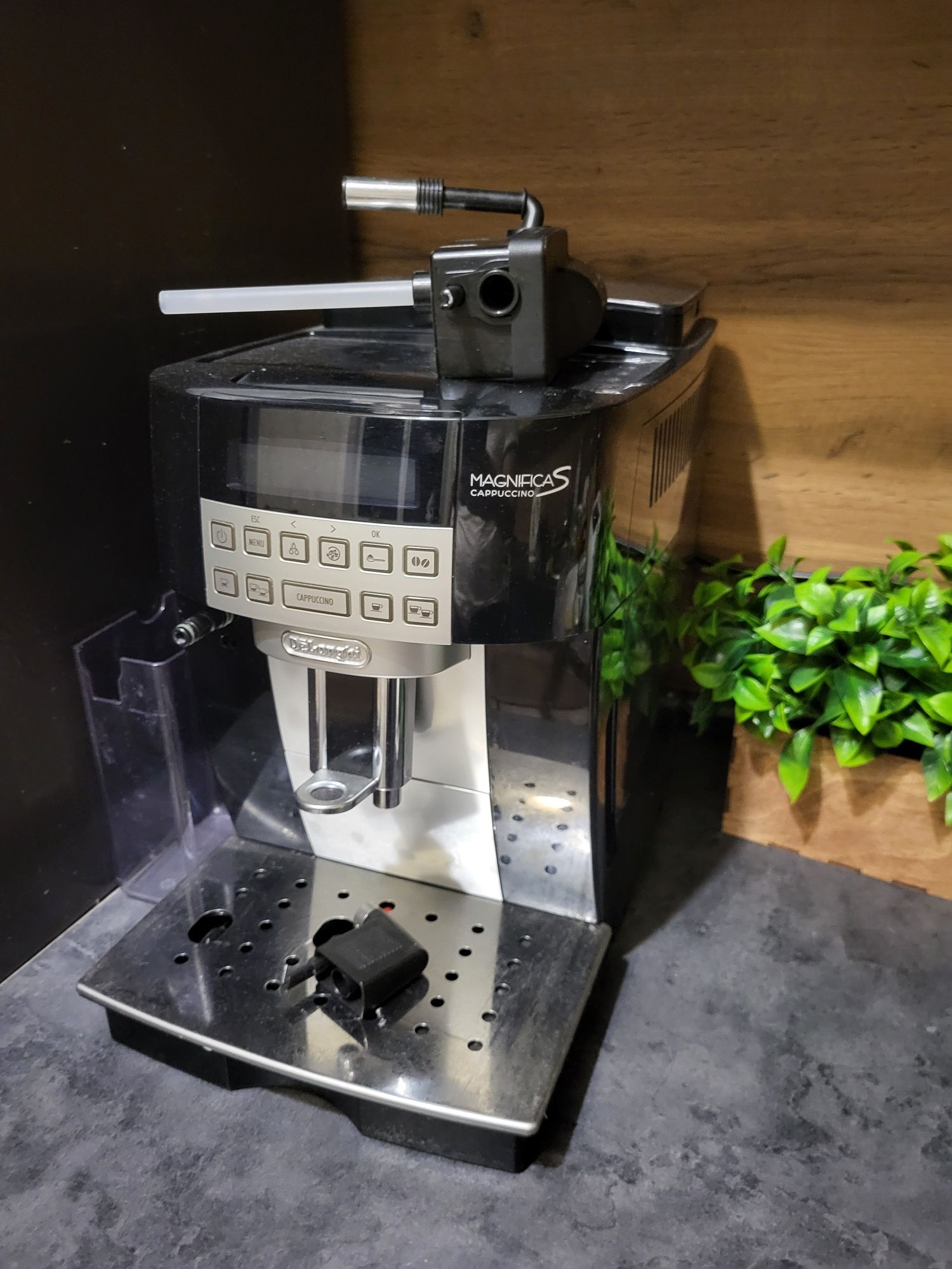 Кофемашина DELONGHI