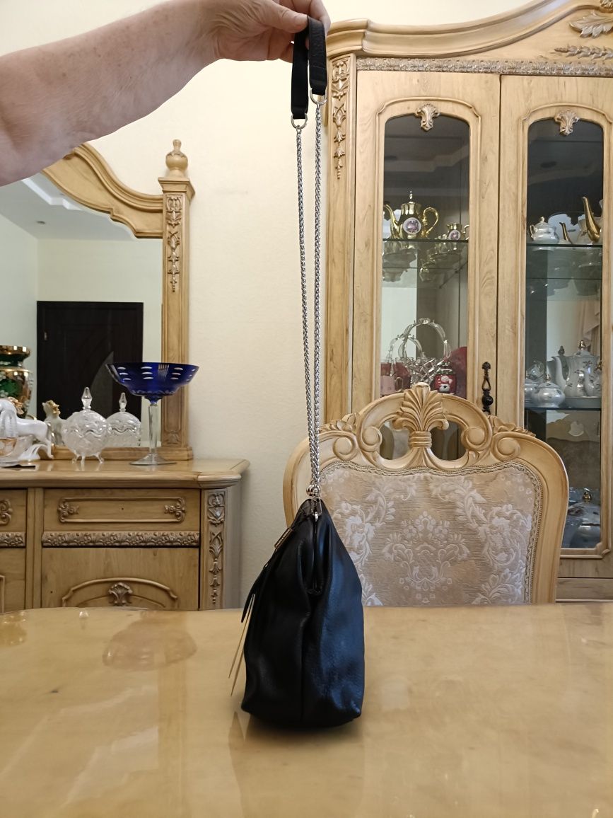 Продам итальянскую кожаную сумку