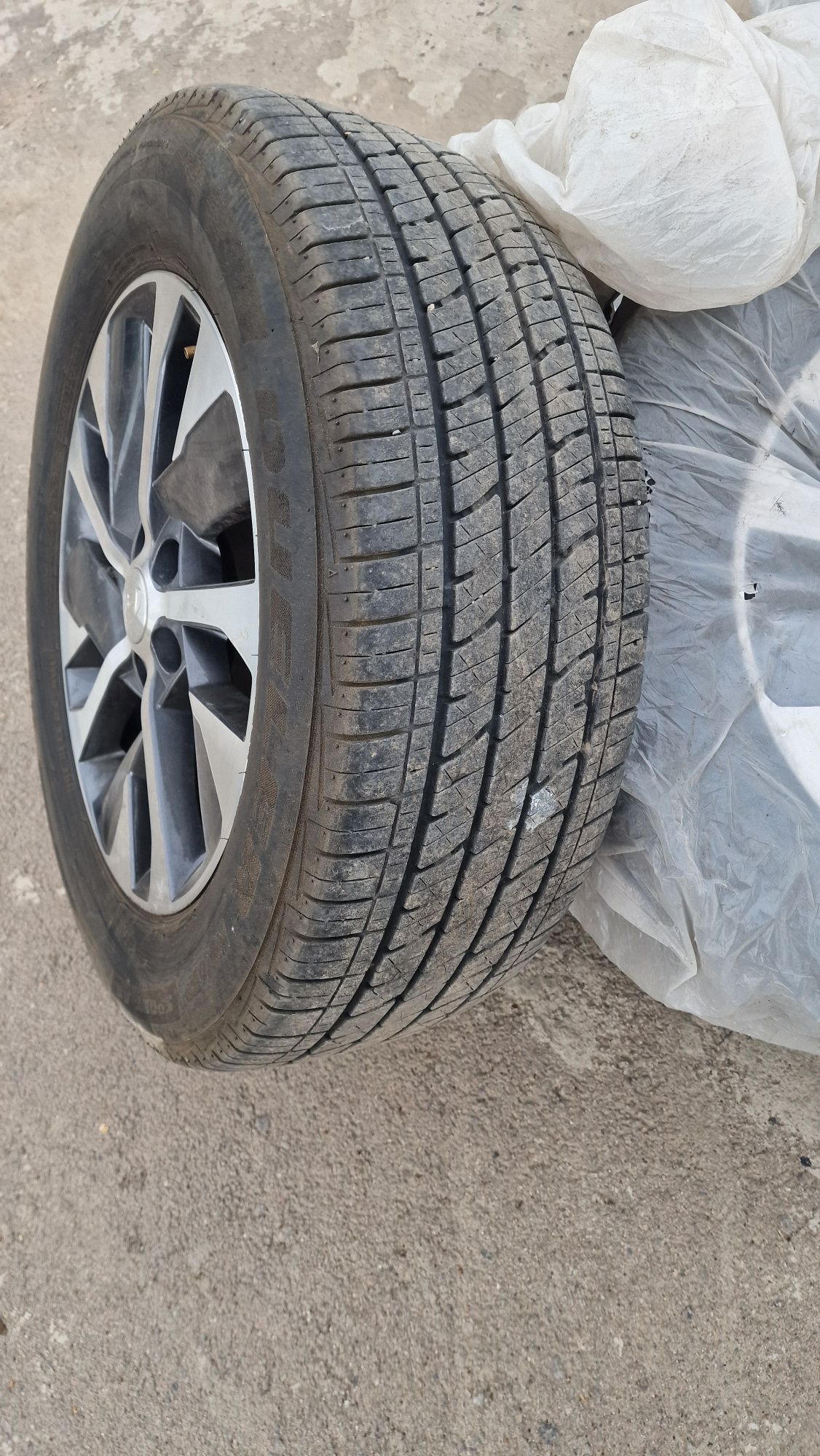 Продам летние шины Bridgstone  с дисками 18R