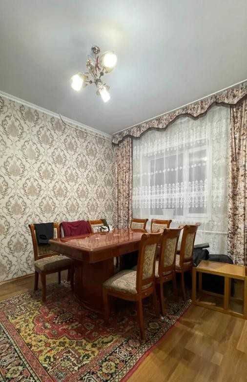 Продам 9 ком коттедж в Военном городке