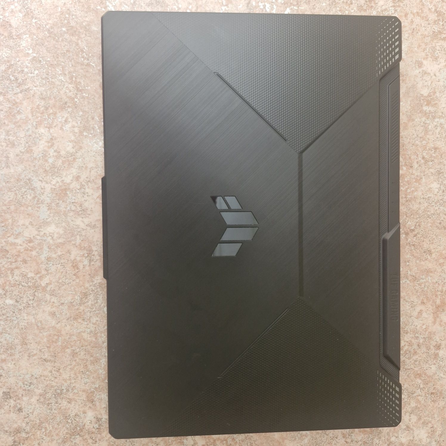 Asus tuf gaming f15 FX506HM