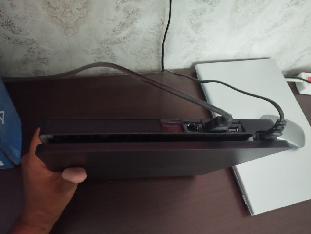 Сони плейстэйшн 4