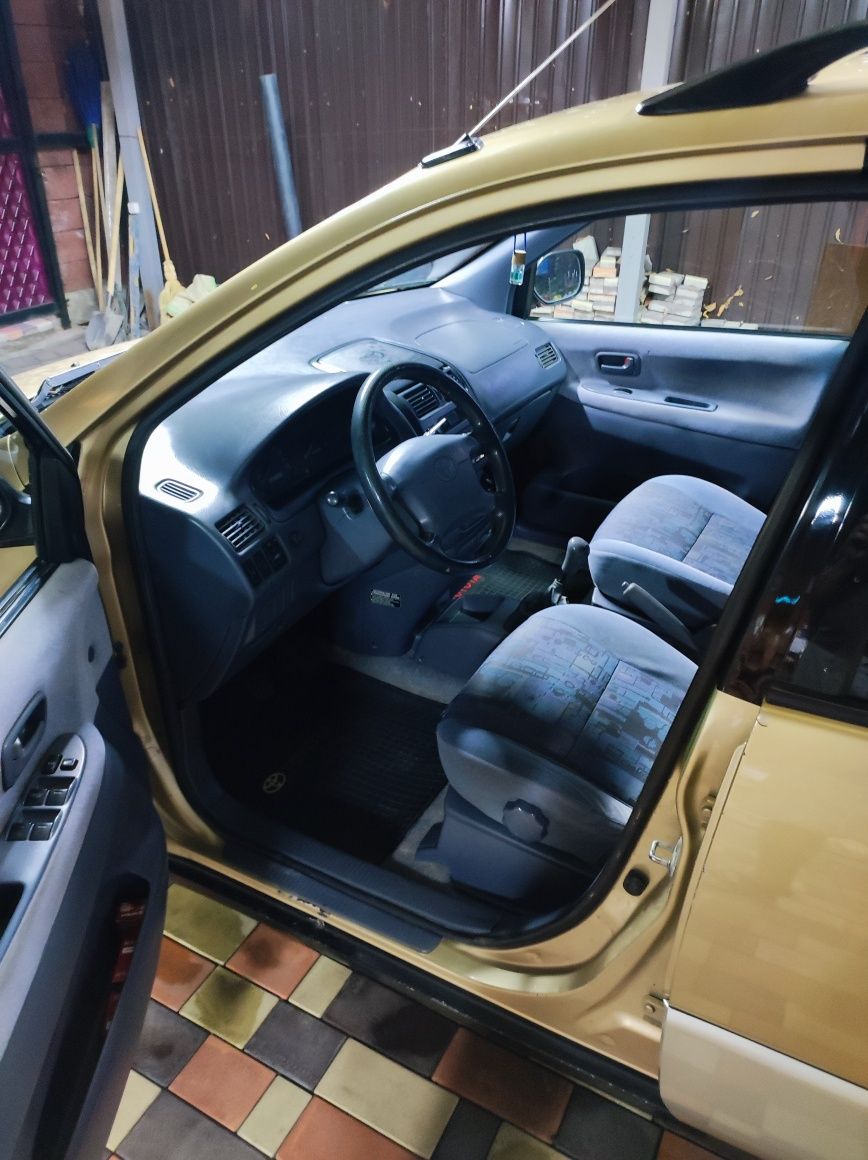 Toyota Picnic 1999, 2.2 турбо в отличном состоянии