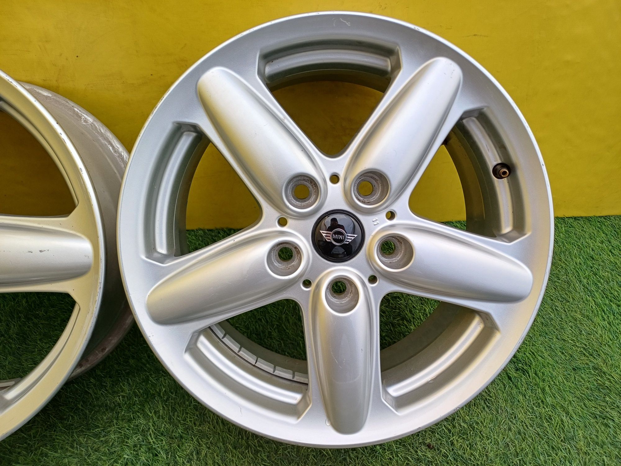 Диски R16 5×120 на MINI Cooper.