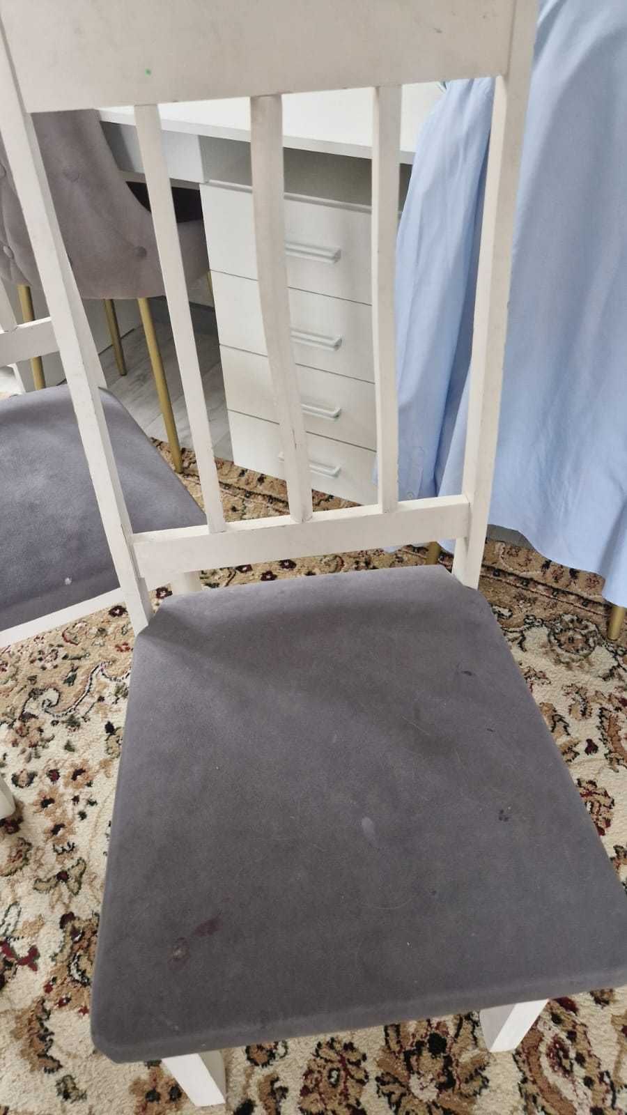 Продам стол со стульями!