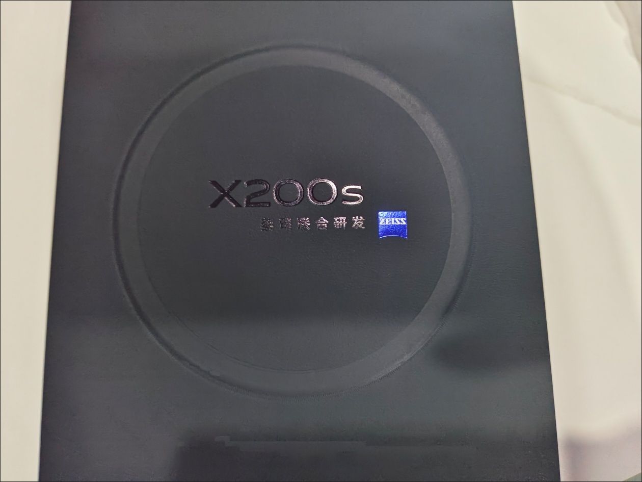 Vivo x200s, 12/512гб