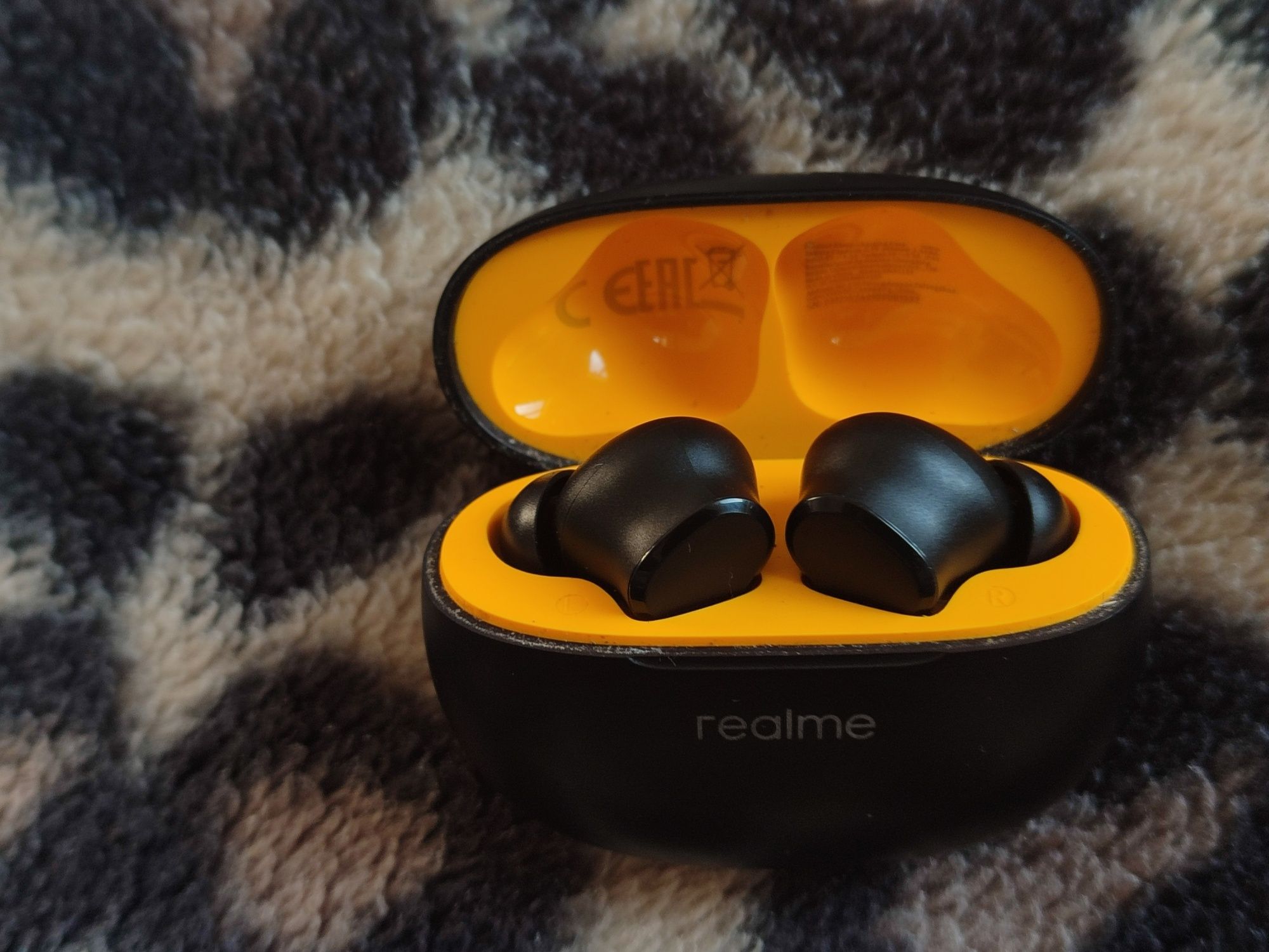 Realme buds t100