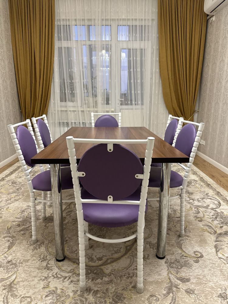 Продаю стол и стулья в хорошем состоянии