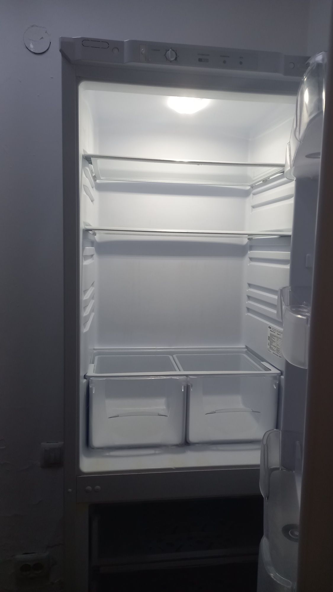 Продам холодильник. Мотор в не рабочем состоянии
