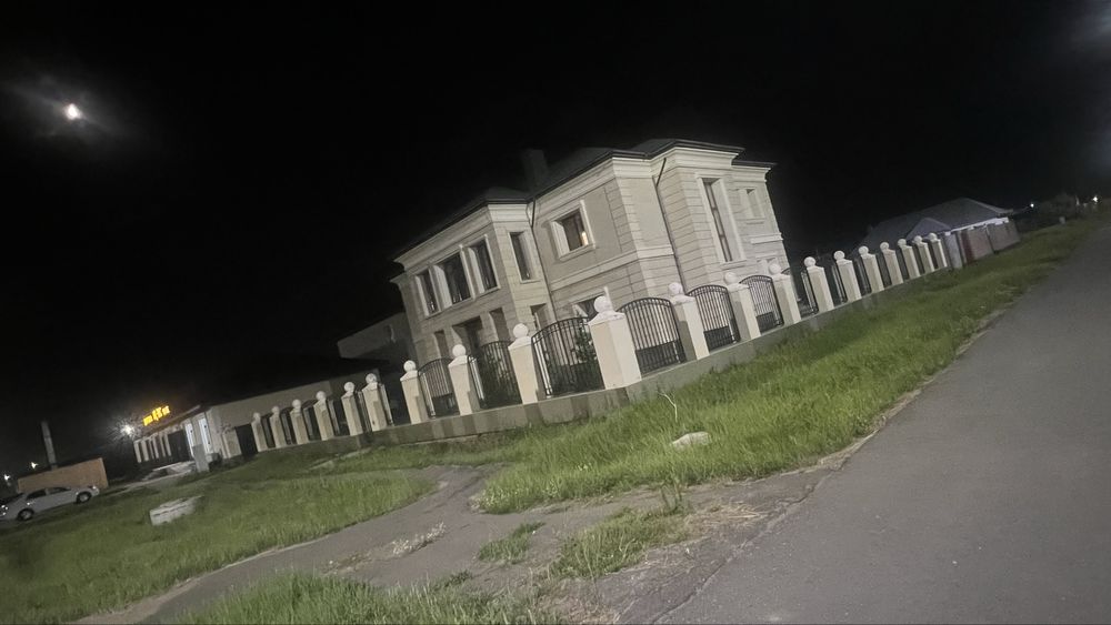 Продается 2-х этажный особняк из 13 комнат