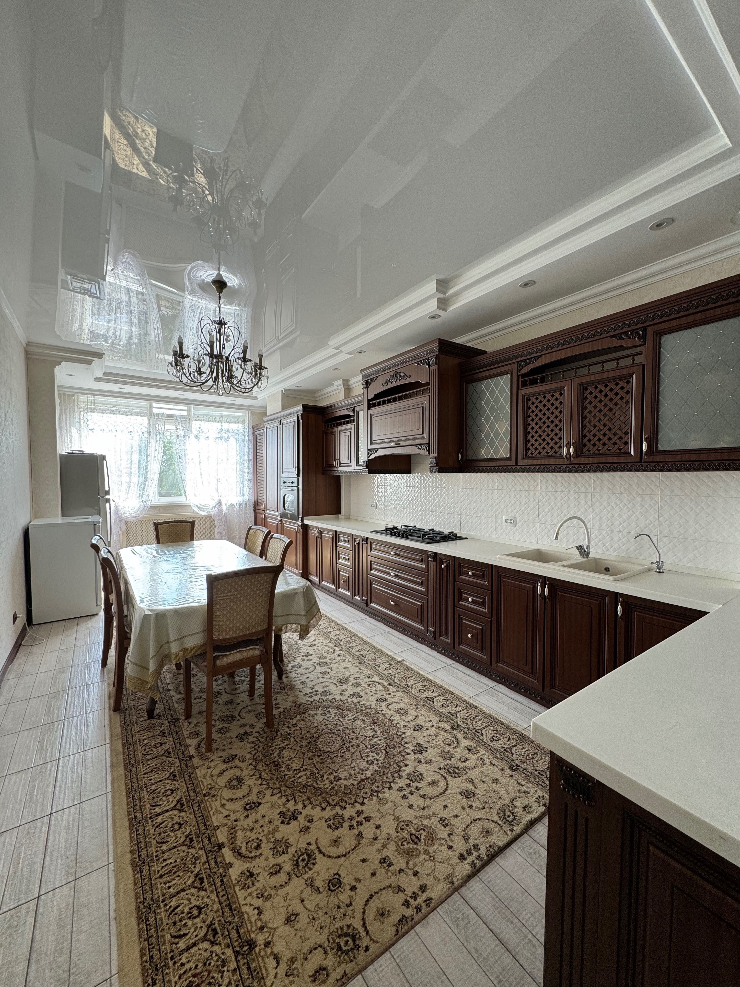 Продам 5-ти комн. квартиру по пр.Санкибай батыра 253/6