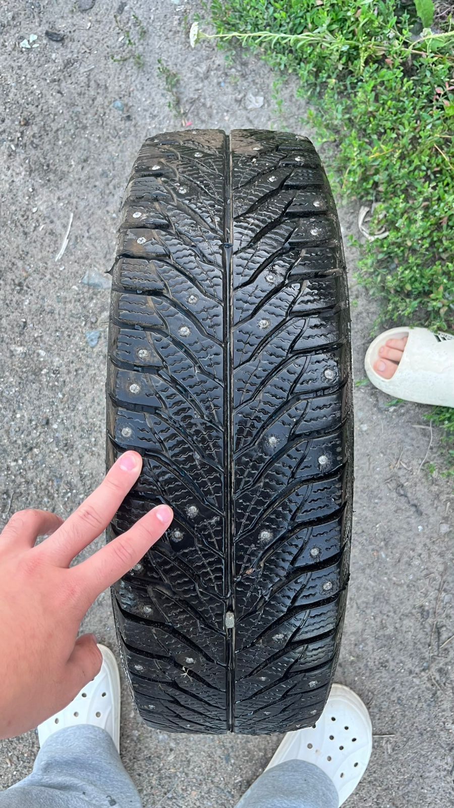 Продам шины зимние на кобальт