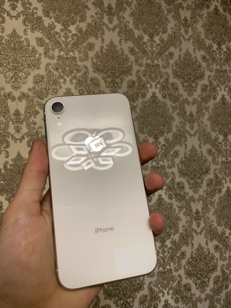 Продам Iphone Xr на 128