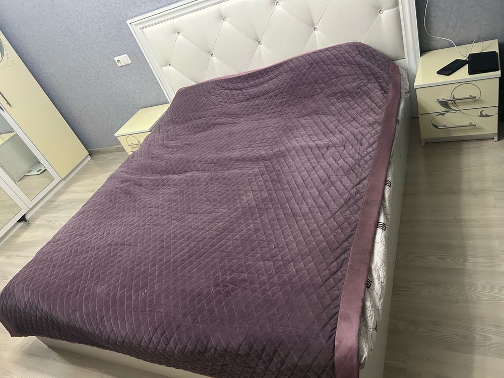 Срочно продам спальный гарнитур