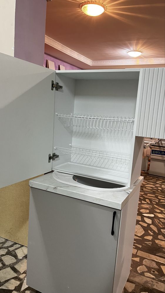 Продам кухонный гарнитур(новый)