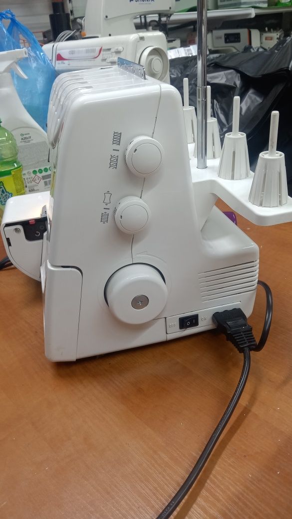 Оверлог Janome ArtStyle 4057