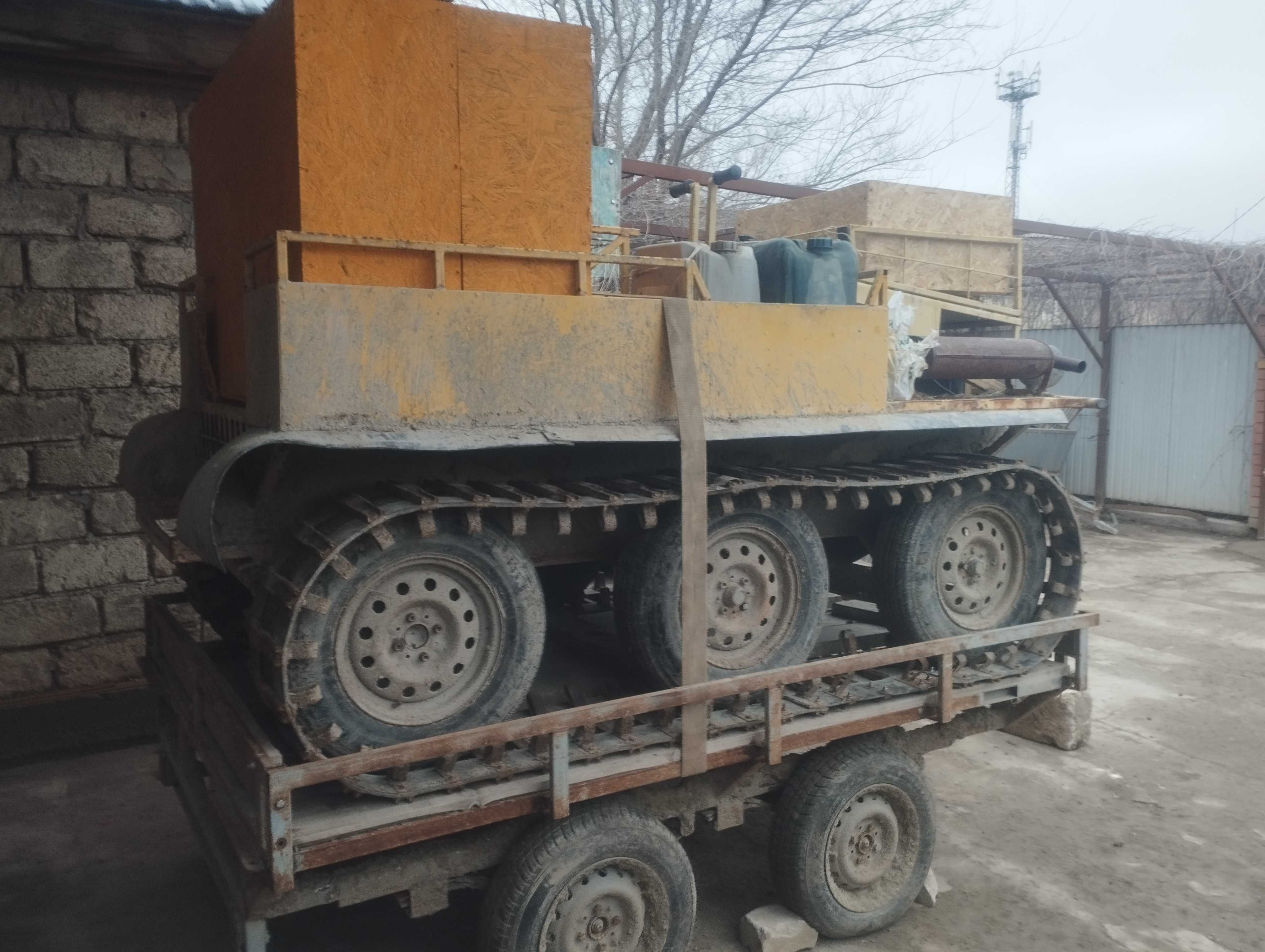 Продам вездеход гусеничный