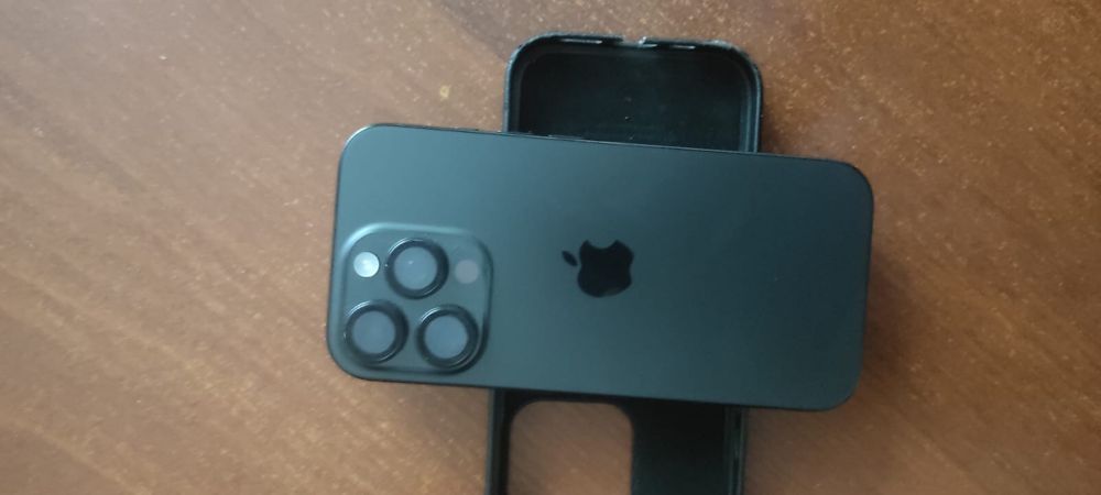 Продам Iphone 16 pro 256 гб