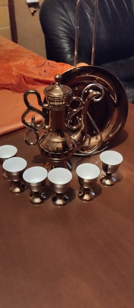 Продам фарфоровый сервиз под бальзам